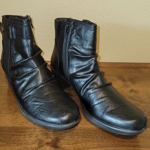 Easy Street Booties Size 10